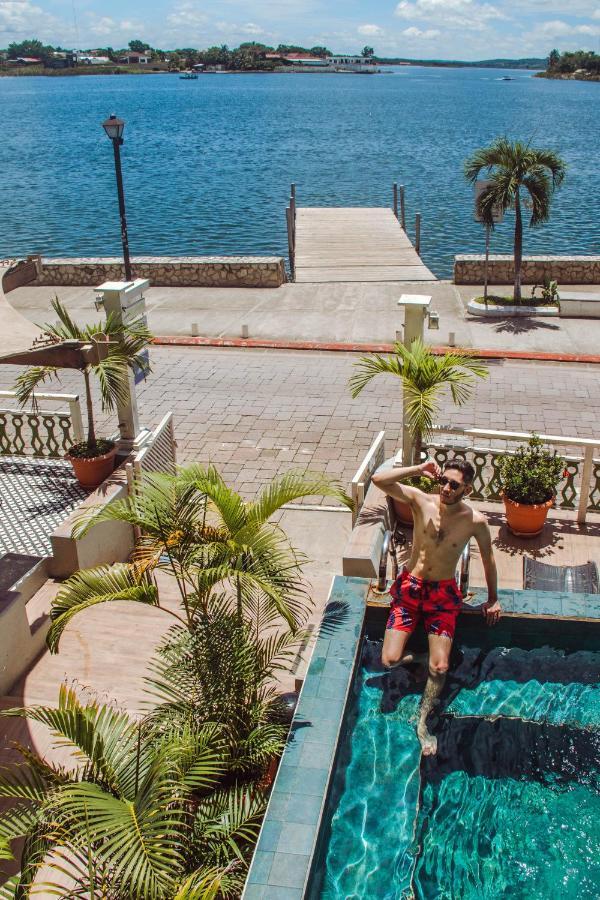 Hotel Peten Express Flores Ngoại thất bức ảnh