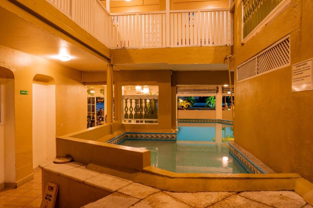 Hotel Peten Express Flores Ngoại thất bức ảnh
