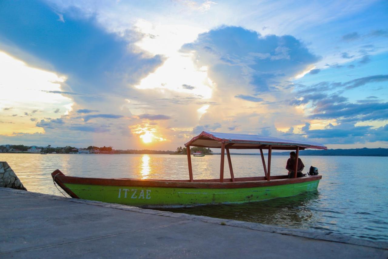 Hotel Peten Express Flores Ngoại thất bức ảnh